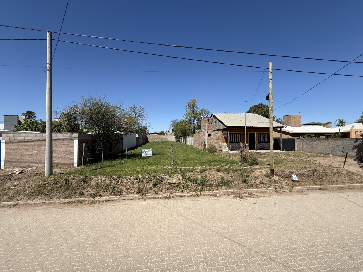 LOTE EN BARRIO PIEDRAS MORAS C/ GAS NATURAL Y PAVIMENTO