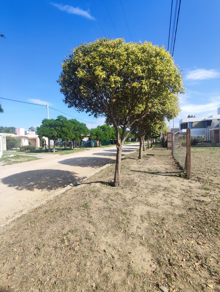 TIERRAS DEL FUNDADOR CERCA DEL LAGO Y PARADORES