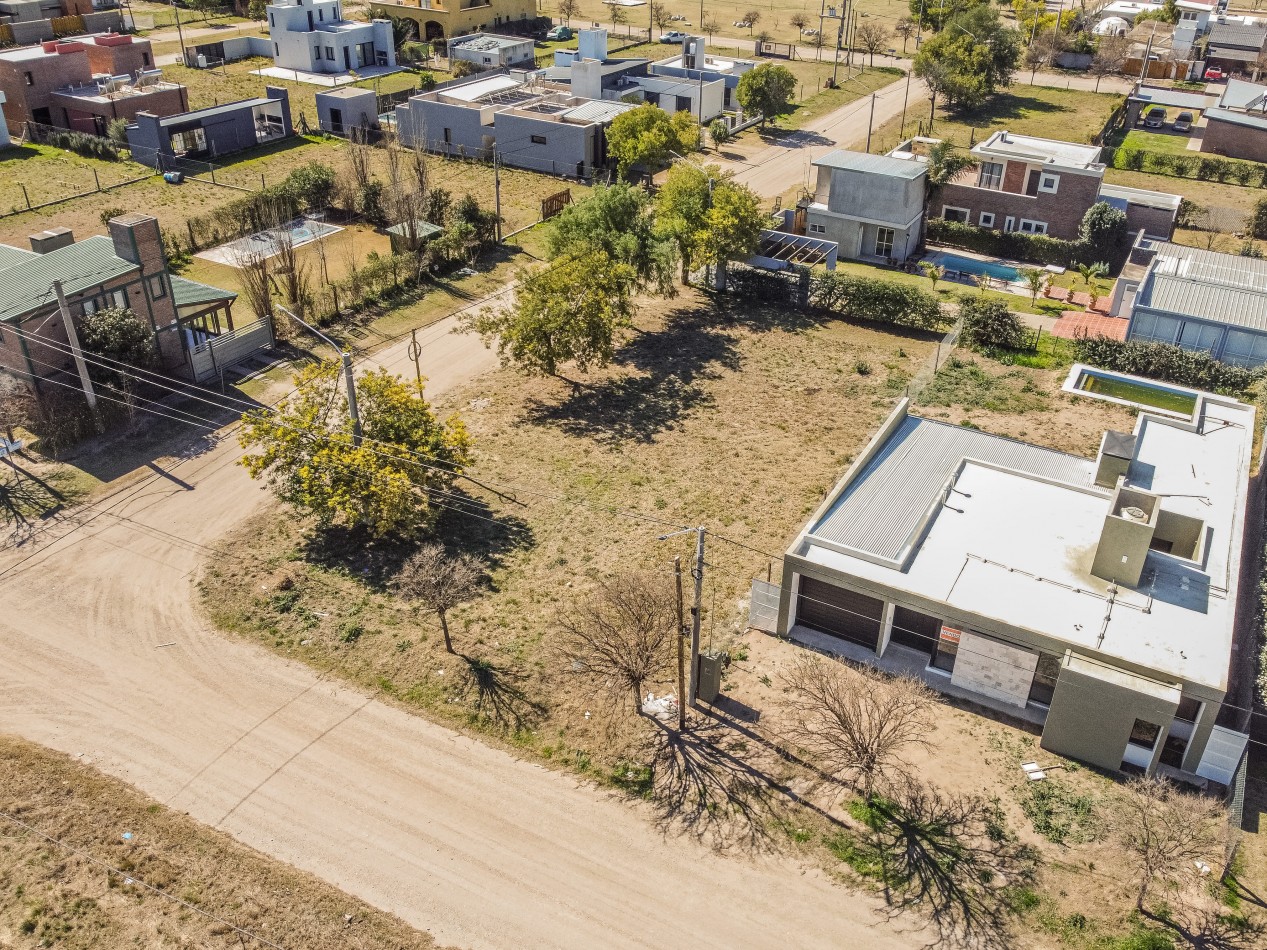 LOTE ESQUINA TIERRAS DEL FUNDADOR A MTS LAGO