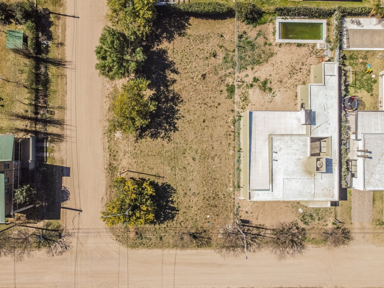 LOTE ESQUINA TIERRAS DEL FUNDADOR A MTS LAGO