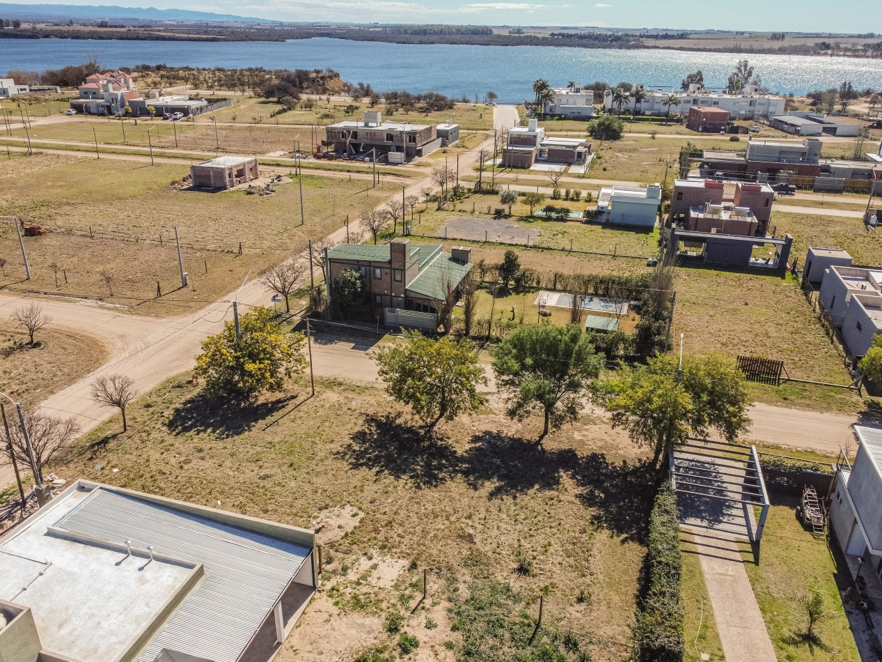 LOTE ESQUINA TIERRAS DEL FUNDADOR A MTS LAGO