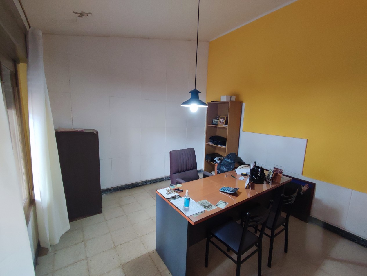 VIVIENDA CENTRICA CON LOTE DE 588M2