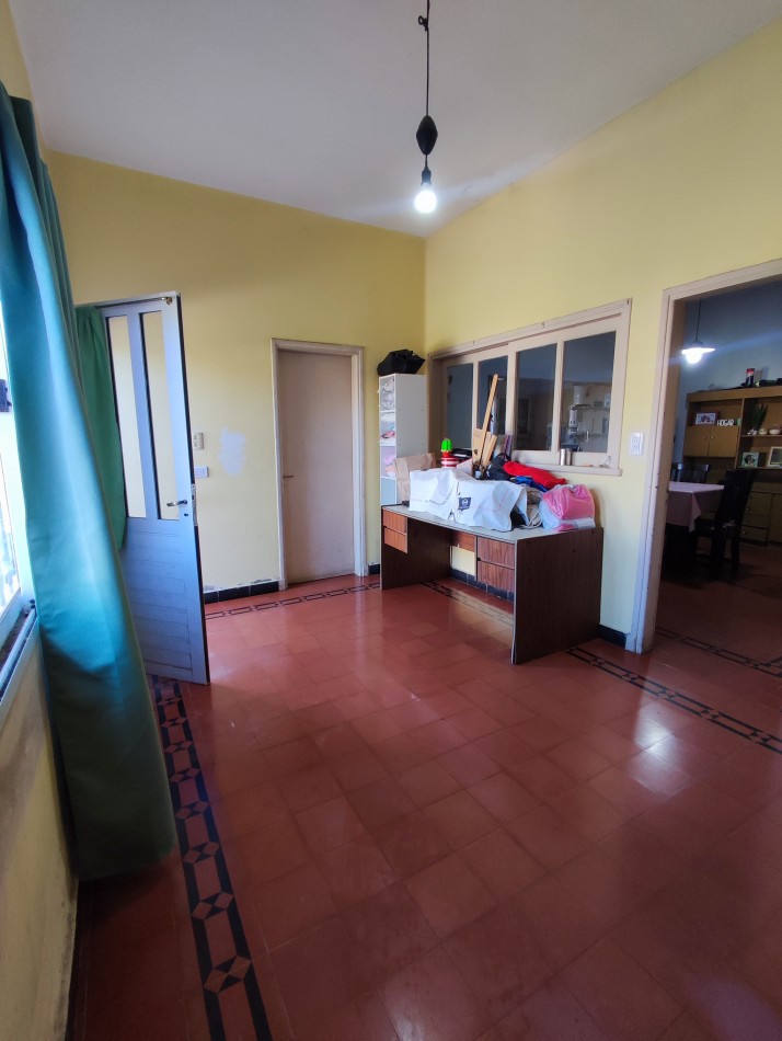 VIVIENDA CENTRICA CON LOTE DE 588M2