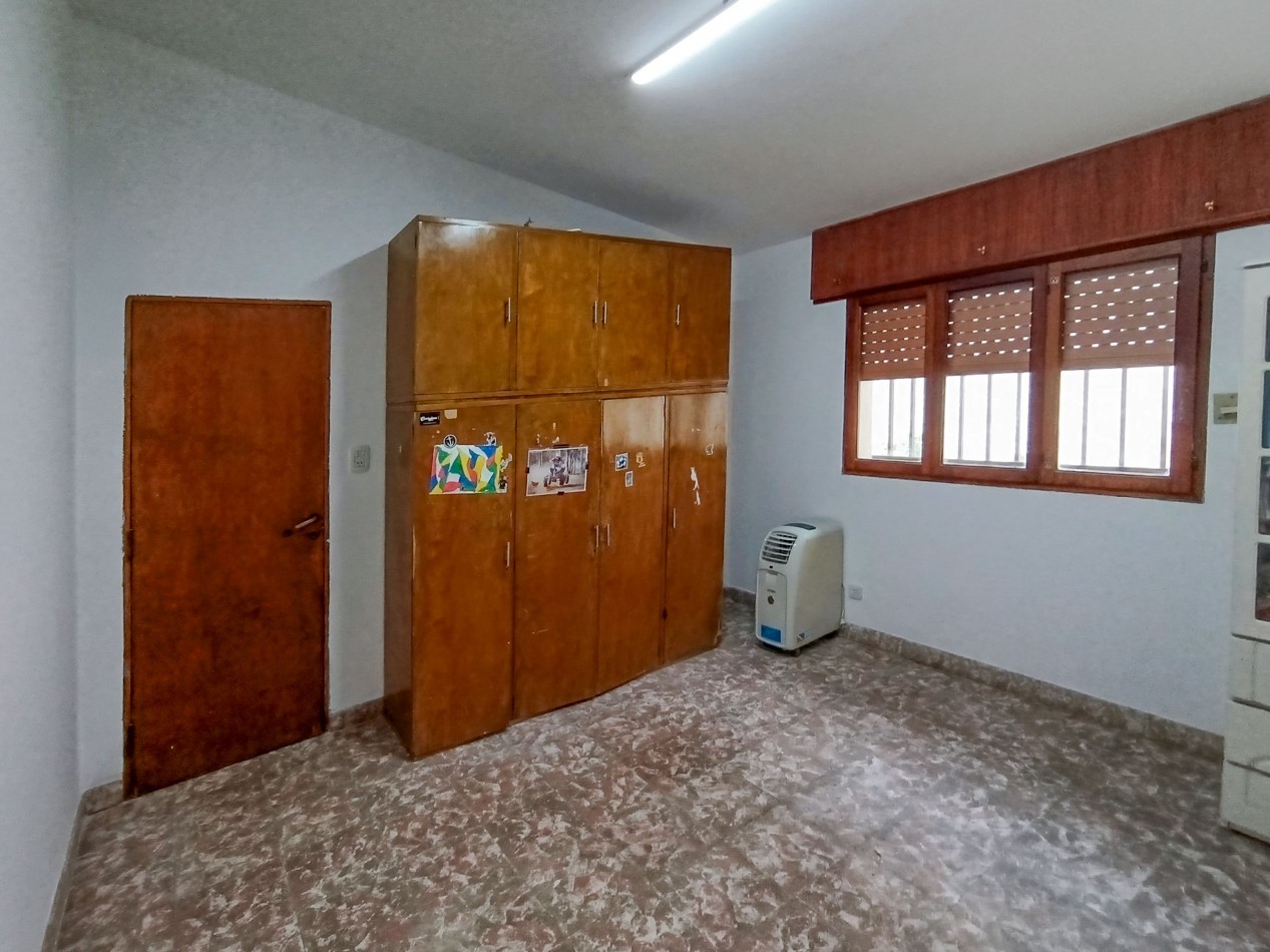 CASA ZONA CENTRICA CON GALPON
