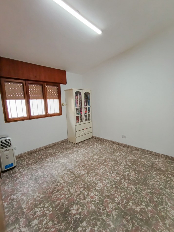 CASA ZONA CENTRICA CON GALPON