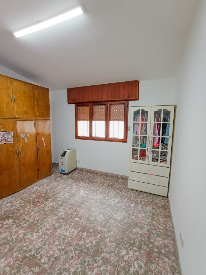 CASA ZONA CENTRICA CON GALPON