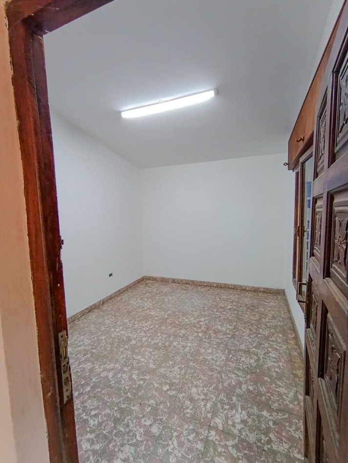 CASA ZONA CENTRICA CON GALPON