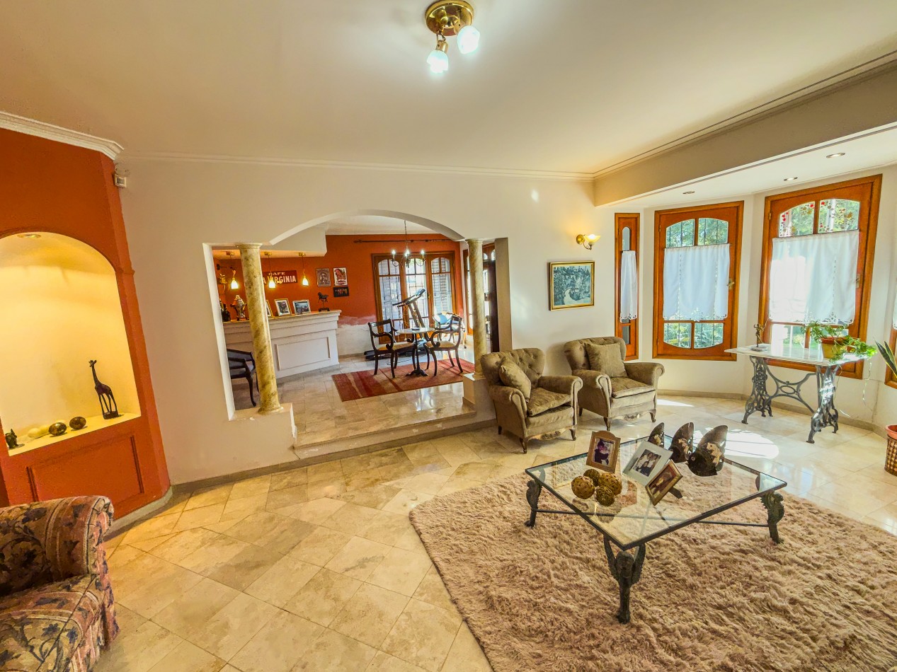 IMPONENTE CASA EN VENTA