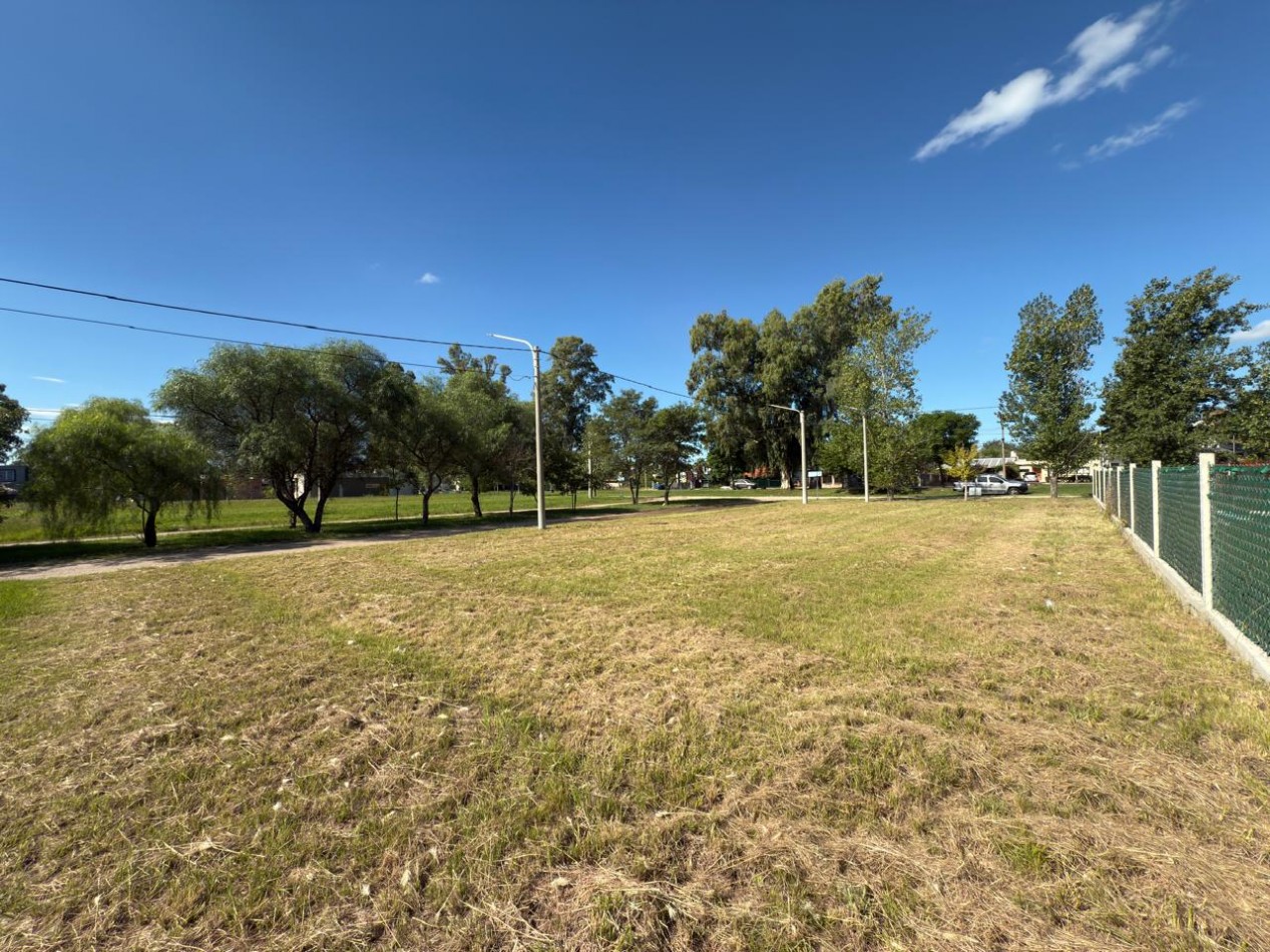 TIERRAS DEL FUNDADOR LOTE ESQUINA A TRES CUADRAS PLAYAS CHIC