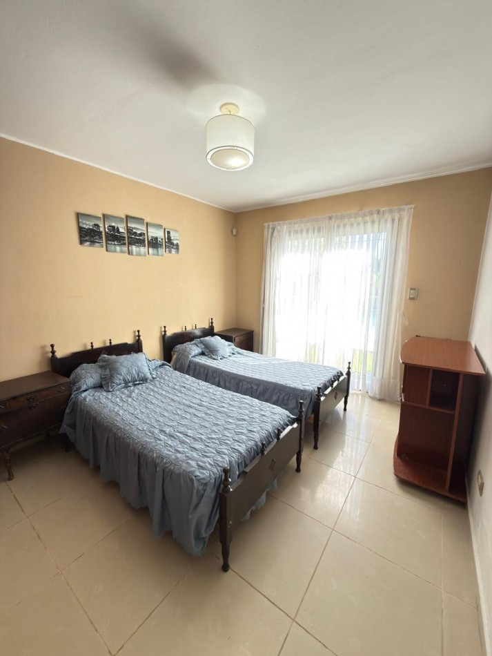 HERMOSA CASA CON PILETA EN B° PINARES