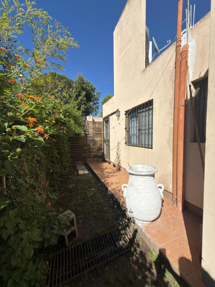HERMOSA CASA CON PILETA EN B° PINARES