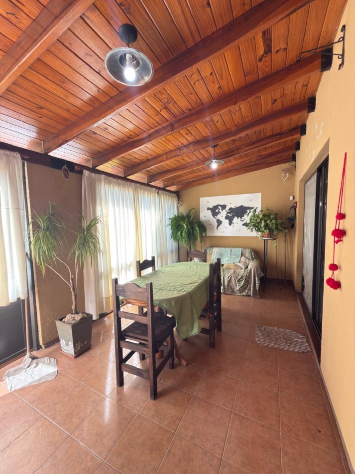 HERMOSA CASA CON PILETA EN B° PINARES