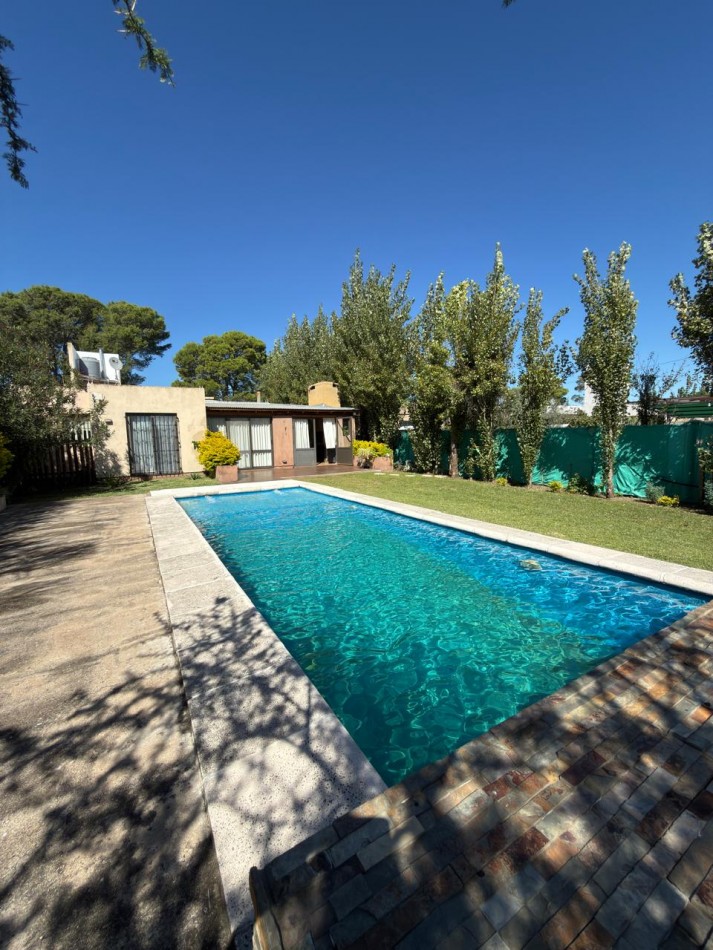 HERMOSA CASA CON PILETA EN B° PINARES