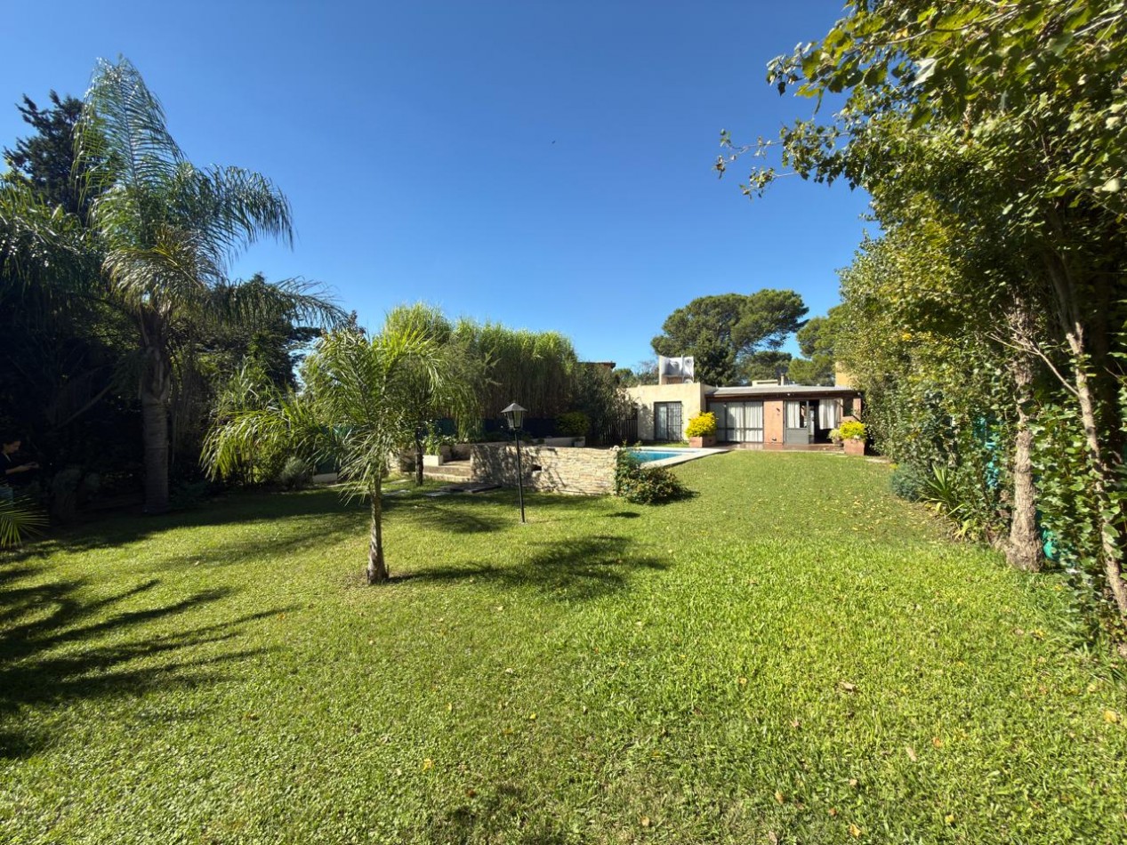 HERMOSA CASA CON PILETA EN B° PINARES