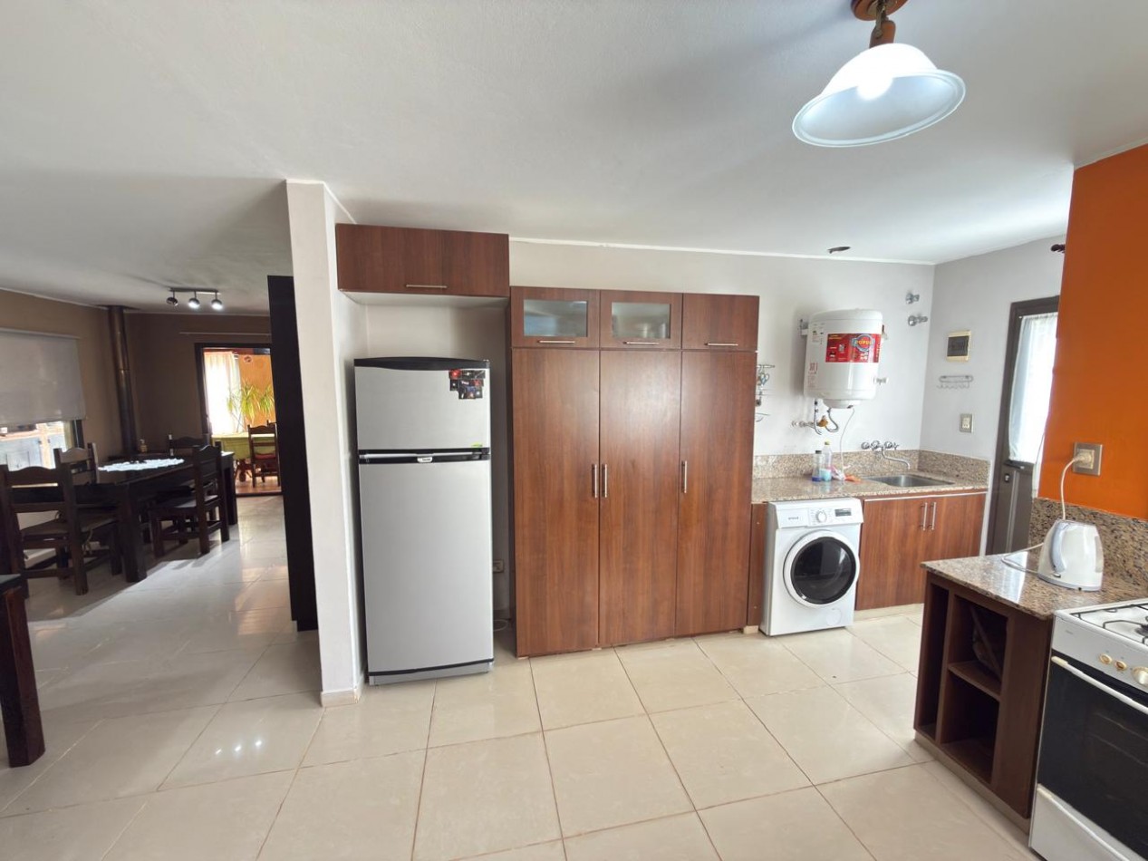 HERMOSA CASA CON PILETA EN B° PINARES