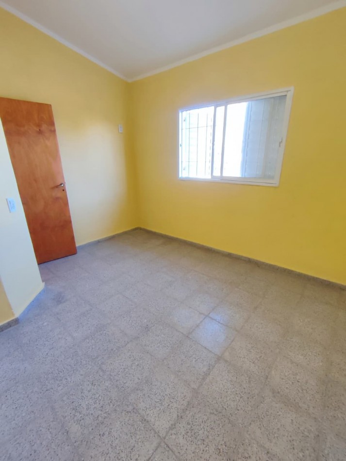 CASA EN ALQUILER CALLE PASO N°454, ALMAFUERTE