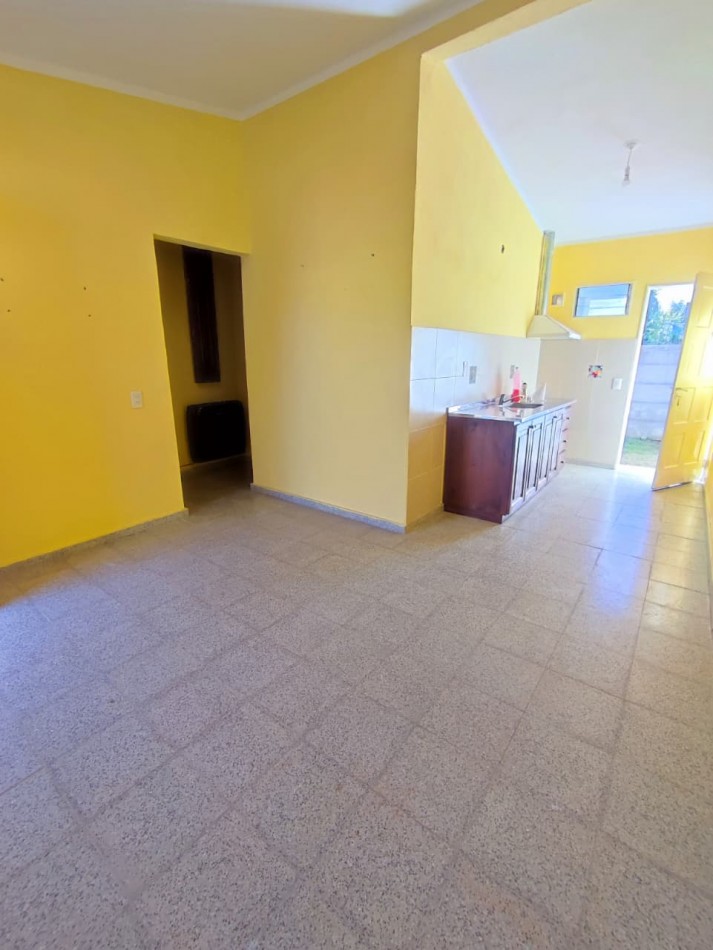 CASA EN ALQUILER CALLE PASO N°454, ALMAFUERTE