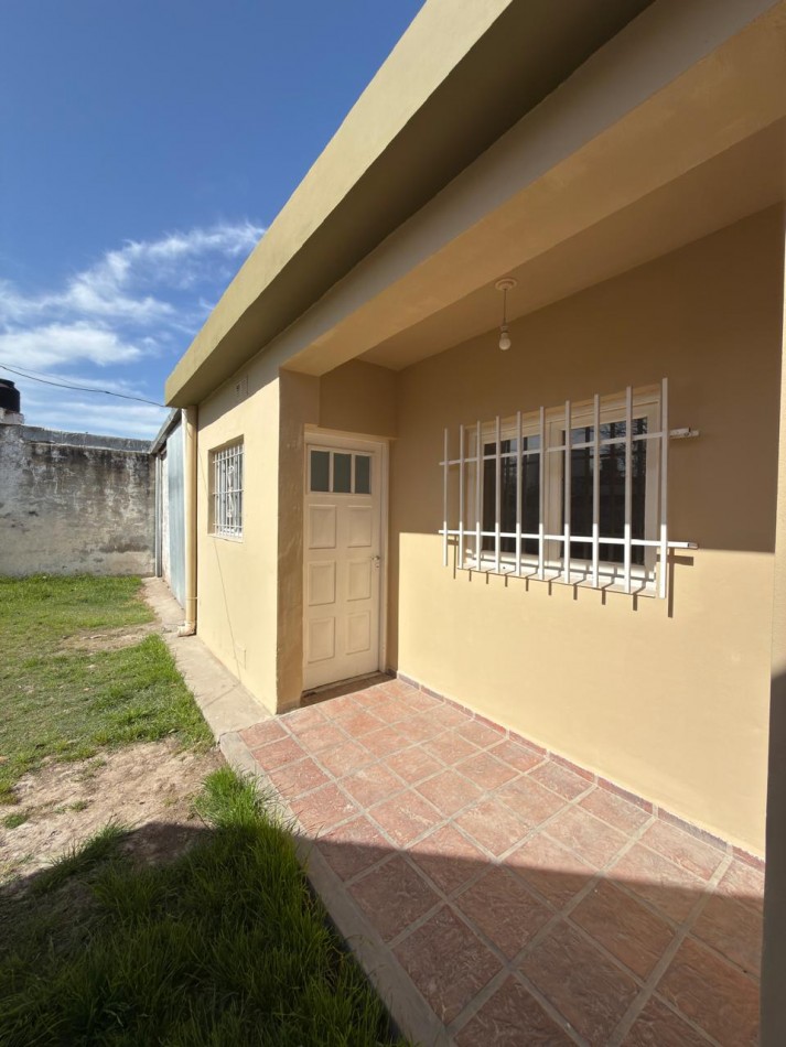 ALQUILER CASA AV. DEAN FUNES 55 DE UN DORM P/ DOS PERSONAS. 