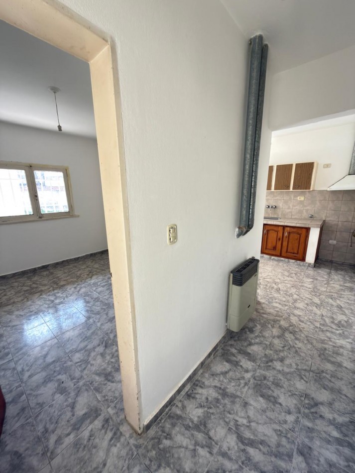 ALQUILER CASA AV. DEAN FUNES 55 DE UN DORM P/ DOS PERSONAS. 
