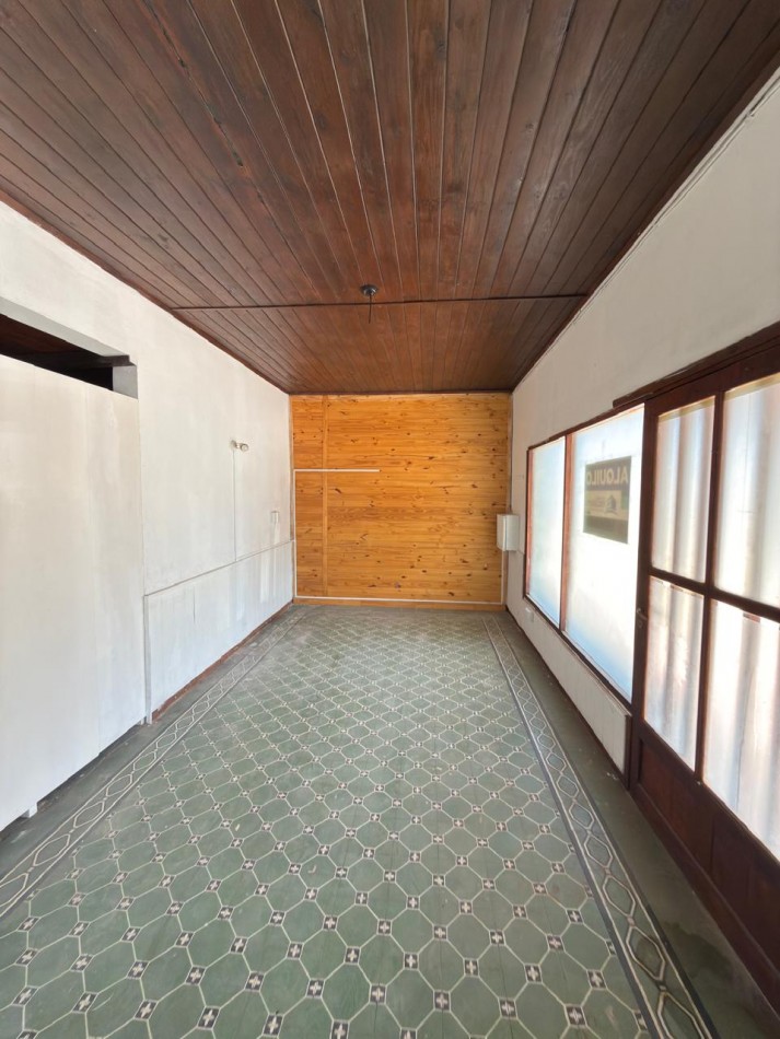 LOCAL EN ALQUILER EN CALLE SCAVUZZO 218 - A MTS DE PEDRO C. MOLINA ALMAFUERTE