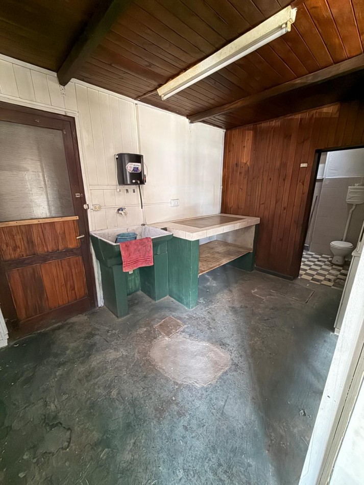 LOCAL EN ALQUILER EN CALLE SCAVUZZO 218 - A MTS DE PEDRO C. MOLINA ALMAFUERTE