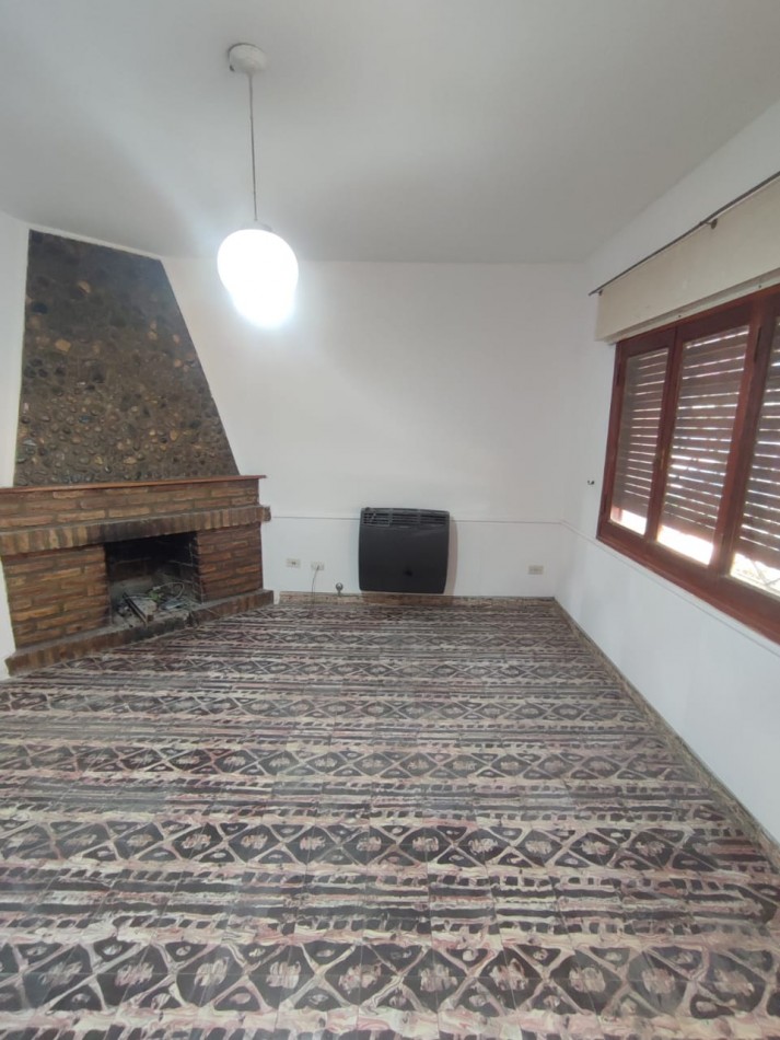 ALQUILER CASA EN CALLE ESTADOS UNIDOS N° 68, ALMAFUERTE.