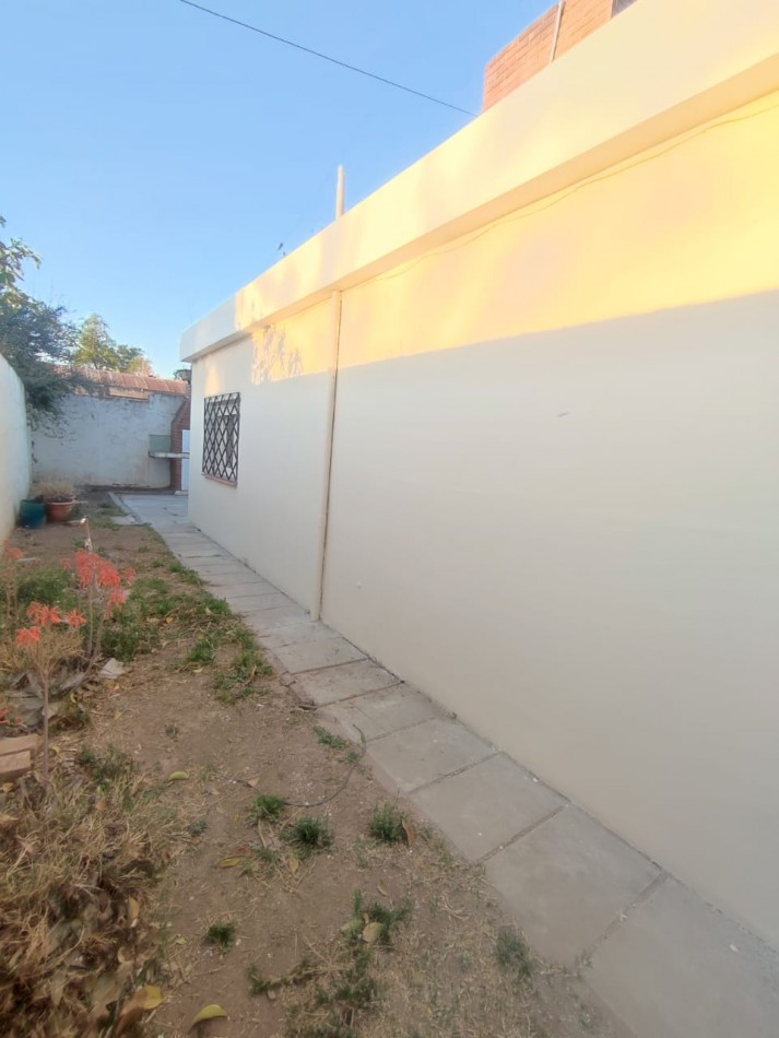 ALQUILER CASA EN CALLE ESTADOS UNIDOS N° 68, ALMAFUERTE.