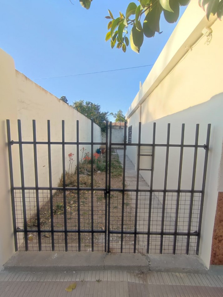ALQUILER CASA EN CALLE ESTADOS UNIDOS N° 68, ALMAFUERTE.