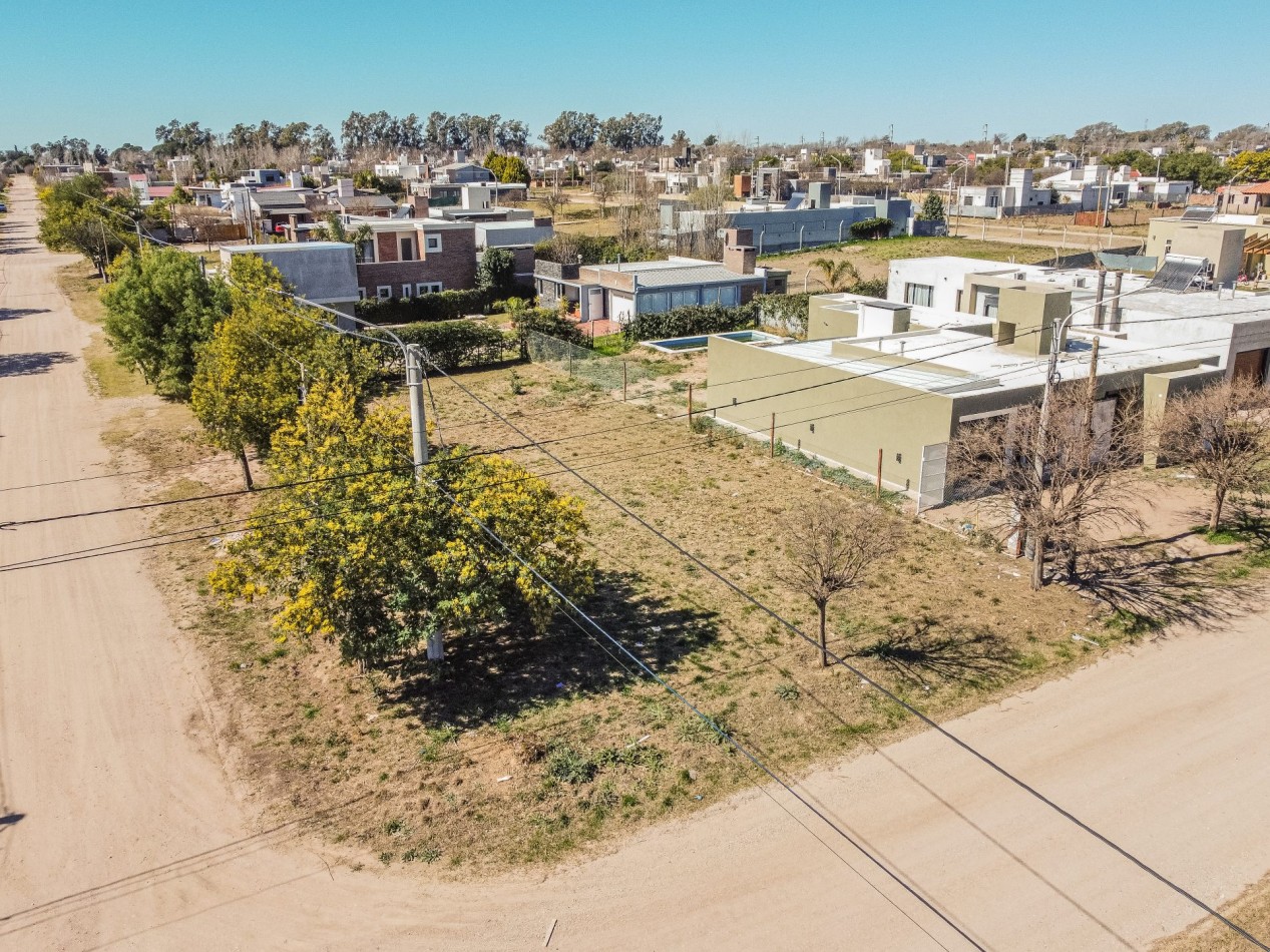 LOTE ESQUINA A DOS CUADRAS DEL LAGO- ALMAFUERTE