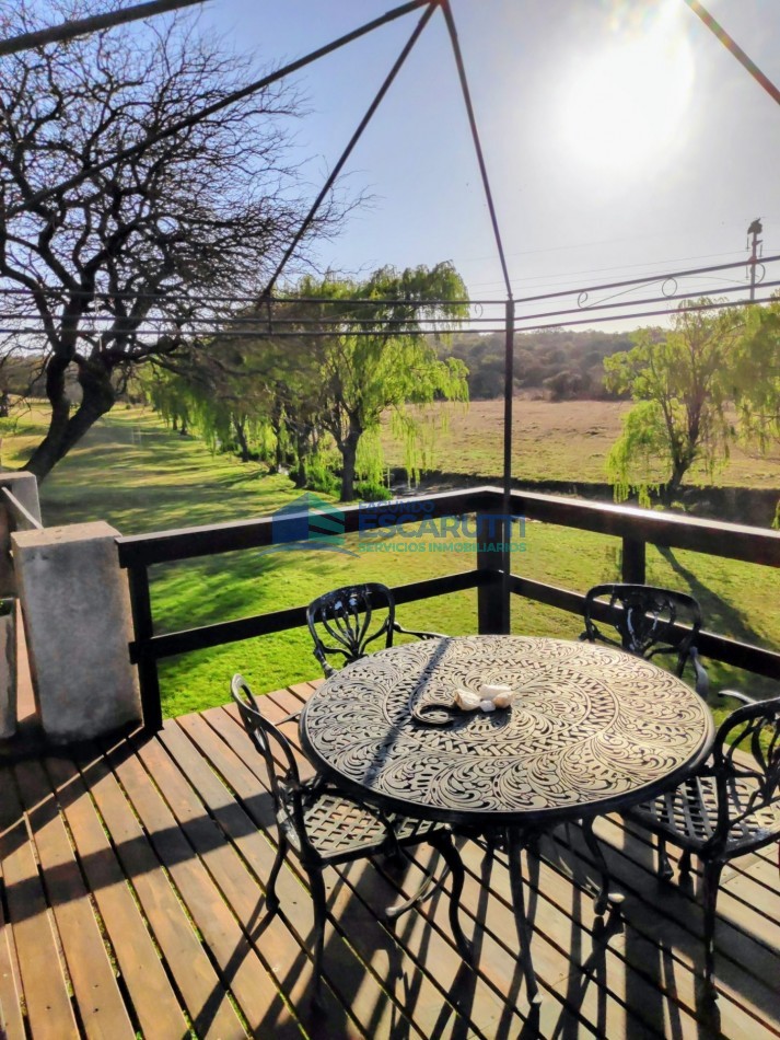 EXCELENTE CAMPO de 54 HAS. S/ COSTA DE ARROYO C/ TRES CABAÑAS A 20 MINUTOS DE ALMAFUERTE. 