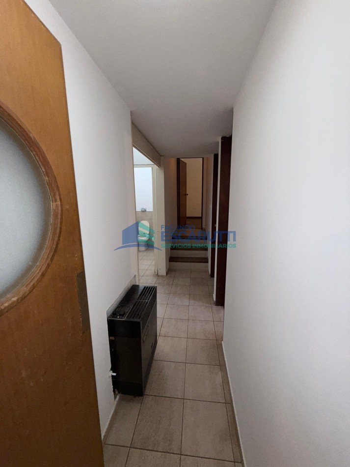 SE VENDE CASA CENTRICA CON PILETA Y OFICINAS COMERCIALES- ALMAFUERTE