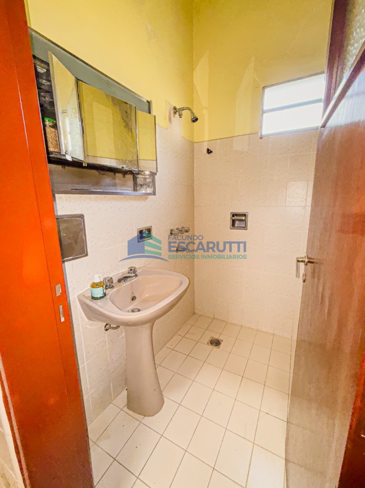 CASA CENTRICA TRES DORM+ DEPTO. MONOAMB. LOTE CON DOBLE SALIDA