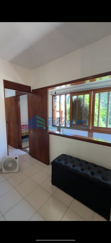SE VENDE CASA CENTRICA CON PILETA Y OFICINAS COMERCIALES- ALMAFUERTE