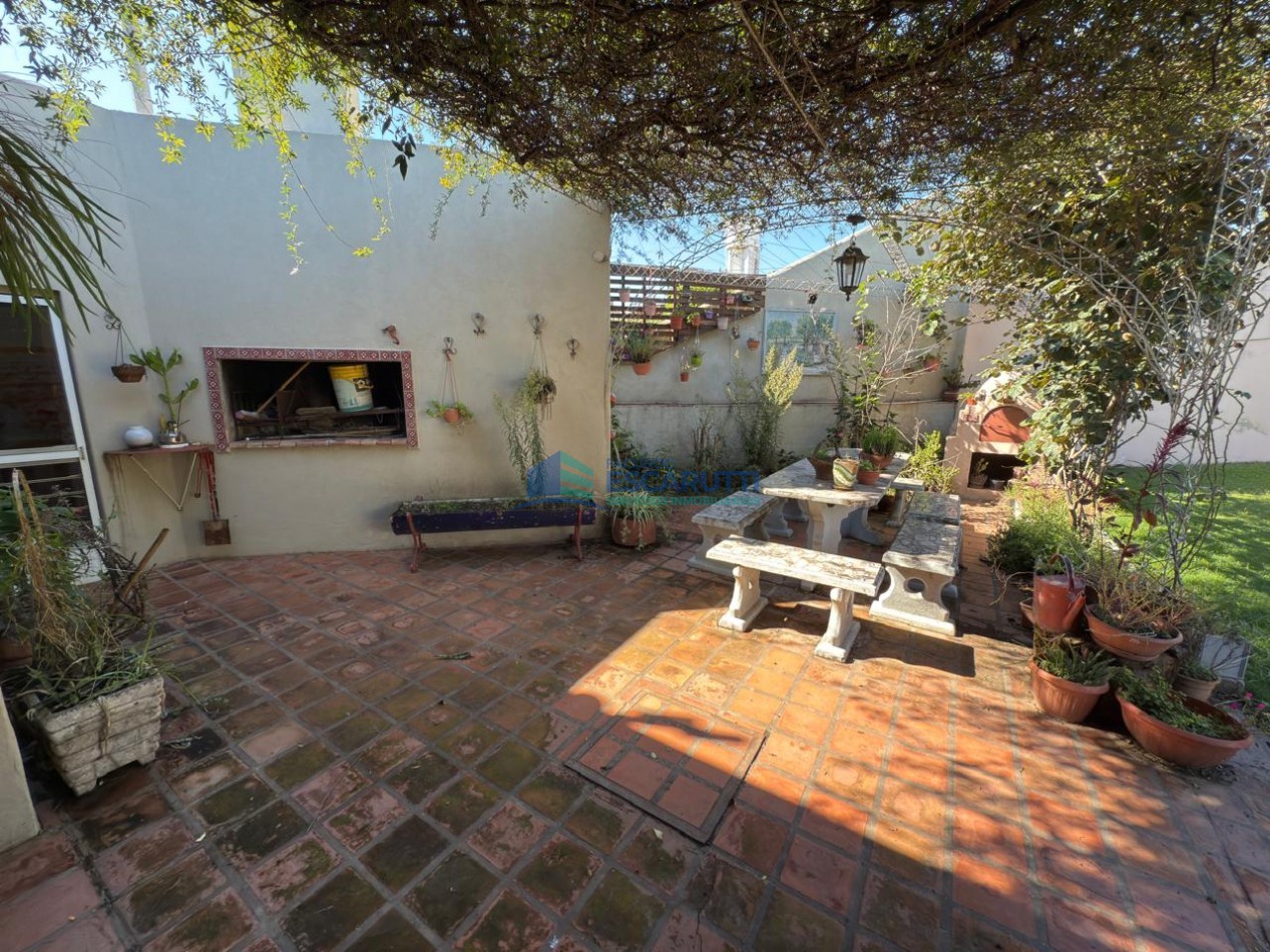 CASA CENTRICA TRES DORM+ DEPTO. MONOAMB. LOTE CON DOBLE SALIDA