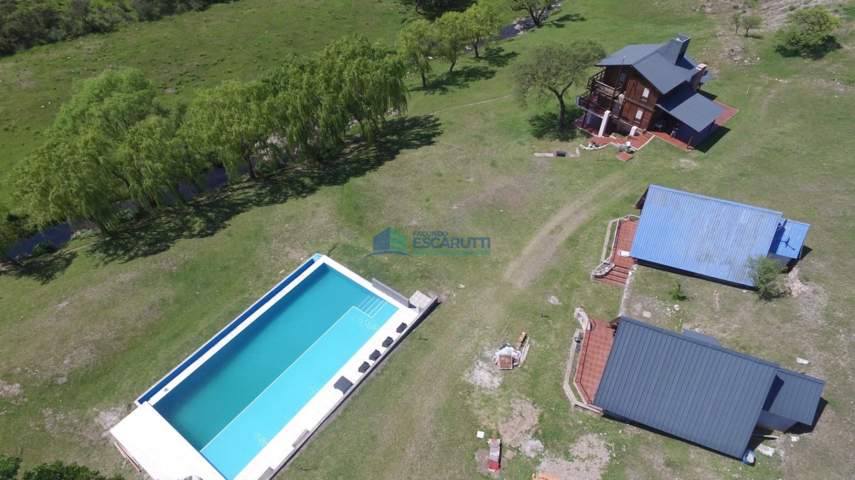 EXCELENTE CAMPO de 54 HAS. S/ COSTA DE ARROYO C/ TRES CABAÑAS A 20 MINUTOS DE ALMAFUERTE. 