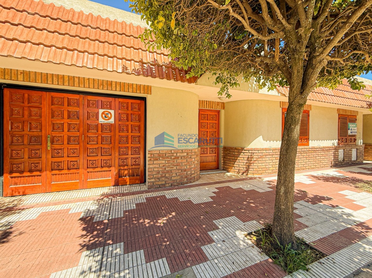 CASA CENTRICA TRES DORM+ DEPTO. MONOAMB. LOTE CON DOBLE SALIDA